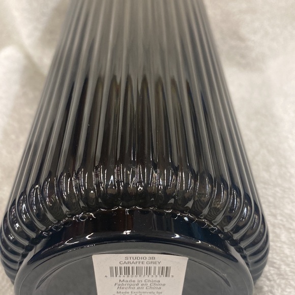 Studio 3B Textured Carafe Grey Plastic Pitcher - NWT - Picture 5 of 5